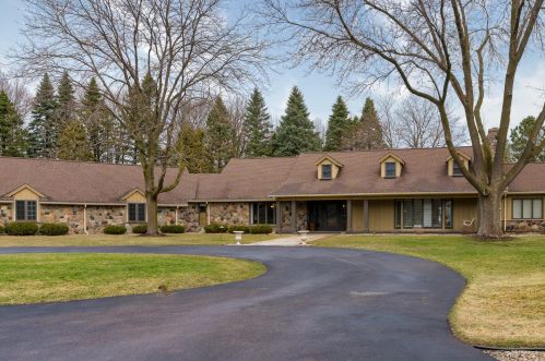 10 Trail Dr, Mankato, MN 56001-2631