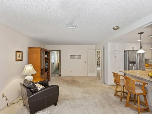 5550 Gloucester Way, Riverside CA  92506-3425 exterior