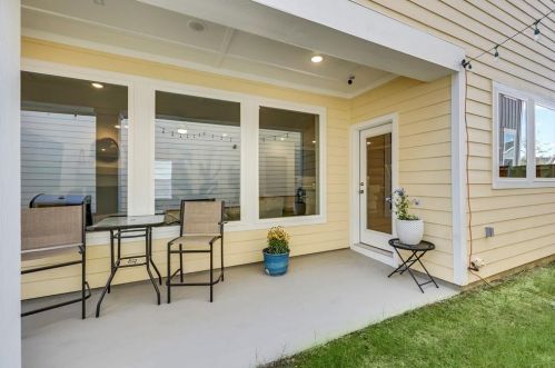 1557 Jackson St, Carrollton TX 75006-6253 exterior