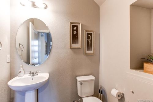 14653 Belleview Dr, Aurora CO 80015-2258 exterior