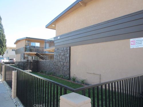 320 Guinida Ln, Anaheim, CA 92805-6124