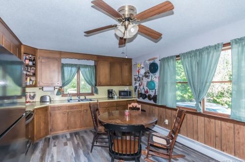 1890 Poquonock Ave, Windsor CT  06095-1234 exterior