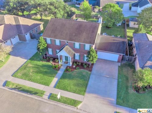 513 Colony Creek Dr, Victoria, TX 77904-3837