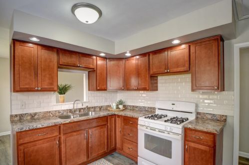 1601 180 Pl, Hammond IN 46324-3308 exterior