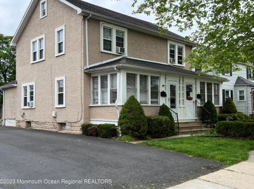 7 Ellis St, East Freehold, NJ 07728-1809
