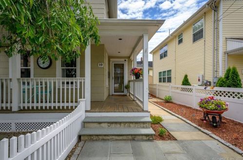 10 Harriet St, Norwalk, CT 06851-3625