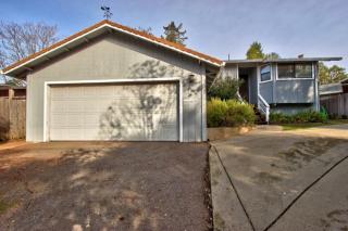 130 Circle Dr, Auburn, CA 95603-4506