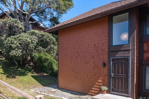 2467 Caminito Ocean Cv, Cardiff By The Sea CA  92007-2225 exterior