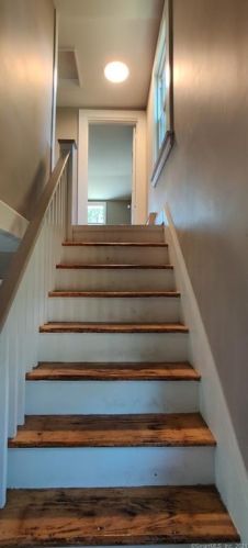 82 Colton St, Windsor CT  06095-3429 exterior