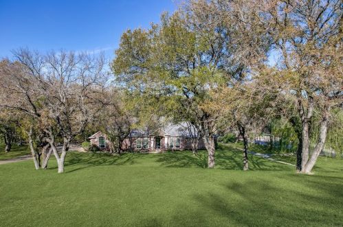 2819 Sonterra Dr, Cedar Hill, TX 75104-8236
