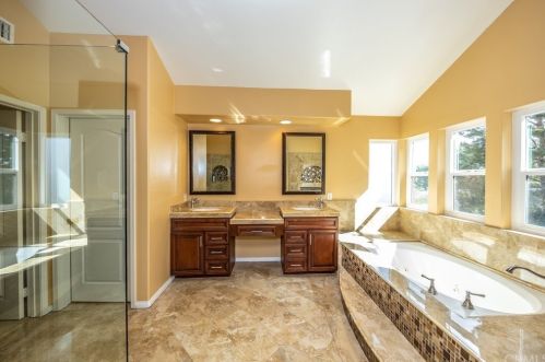 1098 Rexford Ln, Anaheim CA  92808-2333 exterior