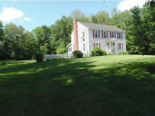 29 Gallant Dr, Hampstead, NH 03841-2364