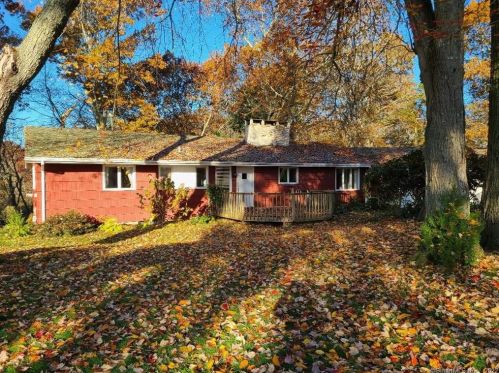 23 Lake View Hts, Niantic CT  06357-2434 exterior