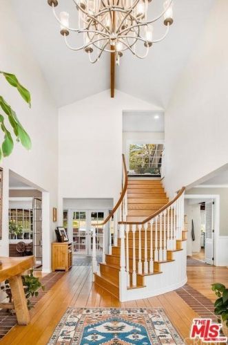 5255 Round Meadow Rd, Calabasas, CA 91302-1163