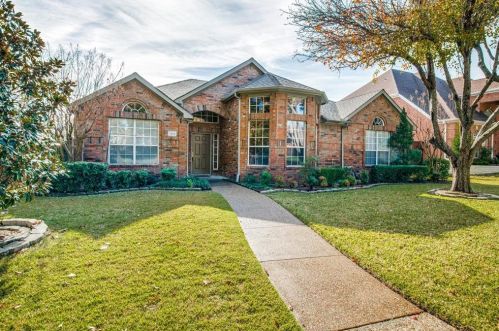 1416 Sussex Dr, Plano TX  75075-2753 exterior