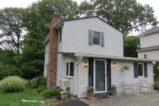 40 Tomahawk Trl, Parsippany, NJ 07834-1127