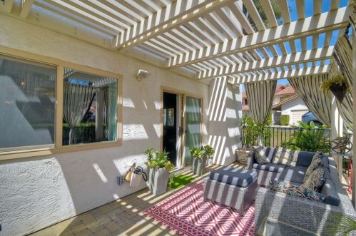 6508 Camino Capistrano, Carlsbad CA  92009-4520 exterior