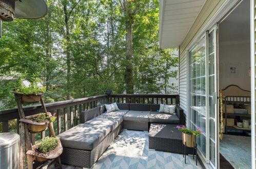 1195 Haven Brook Ln, Atlanta GA  30319-2616 exterior