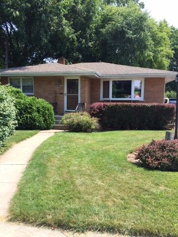 33 Gretta Ave, Waukegan, IL 60085-4644