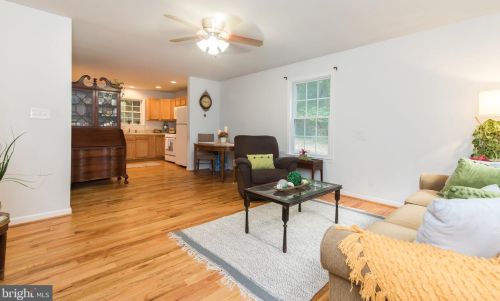 107 Featherbed Ln, Harpers Ferry WV 25425-4982 exterior