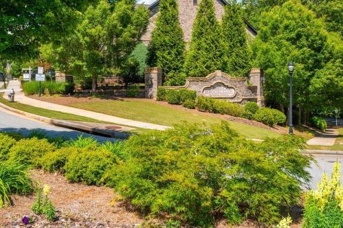 3486 Brookleigh Ln, Atlanta GA  30319-2218 exterior