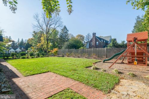 1023 Washington Ave, Tavistock NJ 08033-3605 exterior