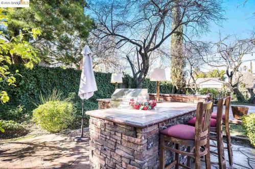 735 San Simeon Ct, Concord CA  94518-2316 exterior