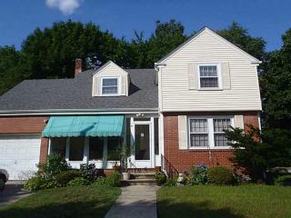 51 Beacon Cir, Cranston, RI 02910-1847