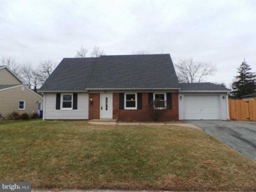45 Hargrove Ln, Willingboro, NJ 08046-1709