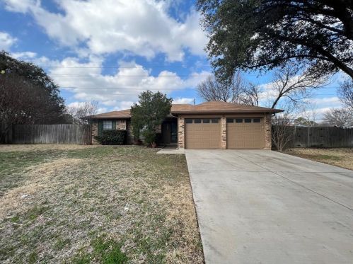 5809 Shamrock Ct, Fort Worth TX  76180-5511 exterior