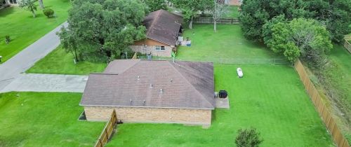 1209 Fair Dr, Angleton TX 77515-9327 exterior