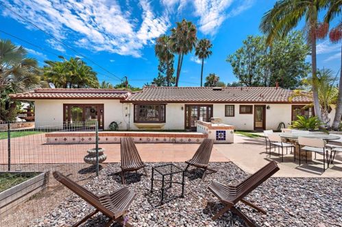 11411 Arroyo Ave, Santa Ana CA  92705-2469 exterior