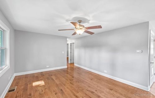 227 Tee Rd, Carpentersville, IL 60110-2219