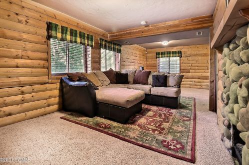 8028 Springshire Dr, Park City UT 84098-5396 exterior