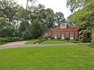 566 Collier Rd, Atlanta, GA 30318-2612