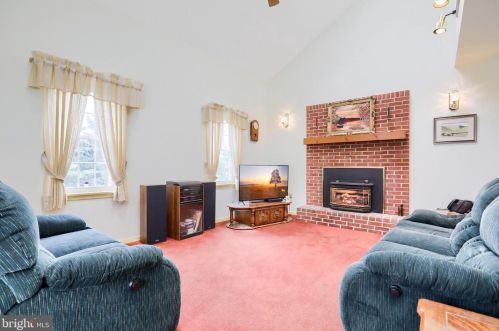 1542 Jefferson Ct, Lancaster PA  17602-1244 exterior