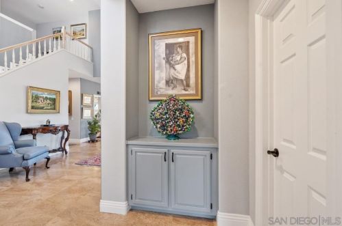 1597 Parkview Dr, Vista CA  92081-8750 exterior