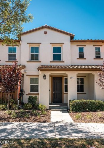 424 Garonne St, Oxnard, CA 93036-5313