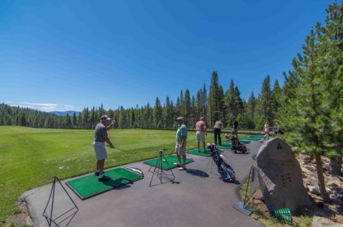 13610 Hillside Dr, Truckee CA  96161-6867 exterior