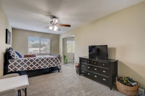 145 El Valle Opulento, Vista CA 92083-7708 exterior