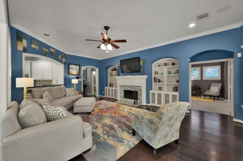 9010 Willow Spg Ln, Conroe TX  77302-3496 exterior