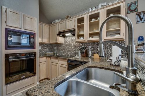 7624 Arbor Ridge Ct, Fort Worth TX  76112-4535 exterior