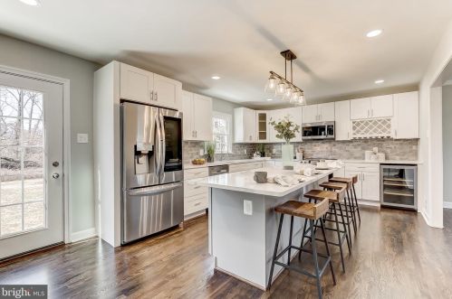 17 Ashcroft Ct, Arnold MD 21012-2406 exterior