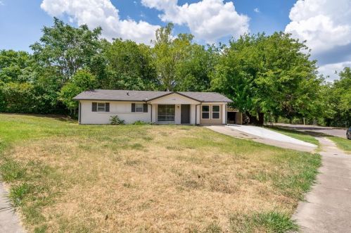 6401 Loydhill Ln, Fort Worth TX  76135-1721 exterior