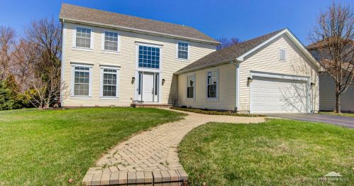 322 Century Dr, Oswego, IL 60543-8348