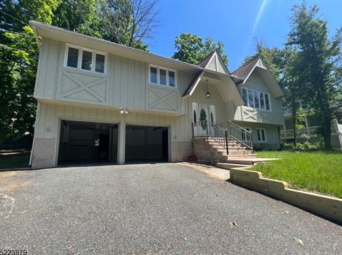 41 Shore Trl, Sparta, NJ 07871-1714