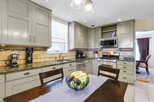 27 New England Rd, Maplewood NJ 07040-1057 exterior