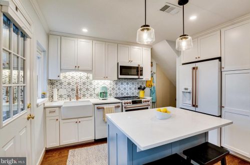 4611 30th Rd, Arlington VA  22206-1611 exterior