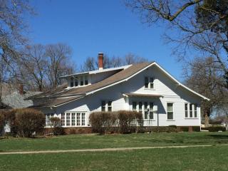 520 Center St, Paxton, IL 60957-1348