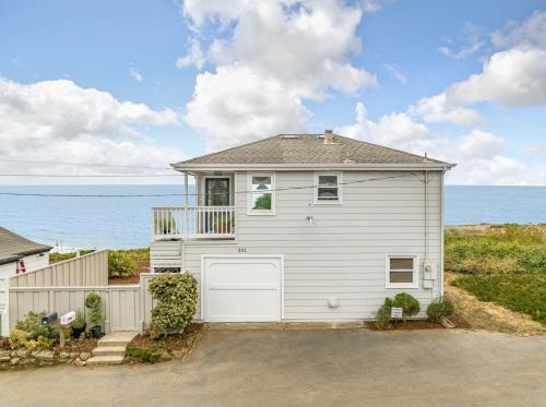 331 Vista Dr, Watsonville, CA 95076-1756